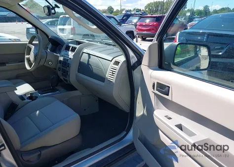 2011 Ford Escape Xlt Automatic z USA, uszkodzony, nr VIN 1FMCU9D75BKB62562